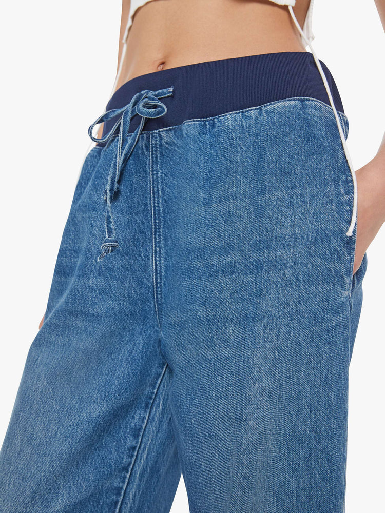 SNACKS! The Smoothie Sweatpant Sneak Bake Sale MOTHER DENIM