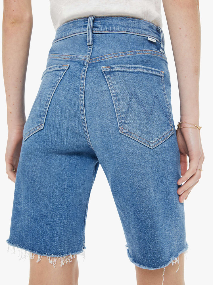 Short bermuda à taille mi-basse qui épouse les courbes pour femmes