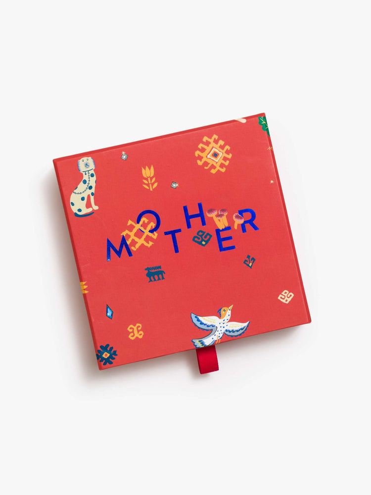 The lid of the packaging for the brass flask.