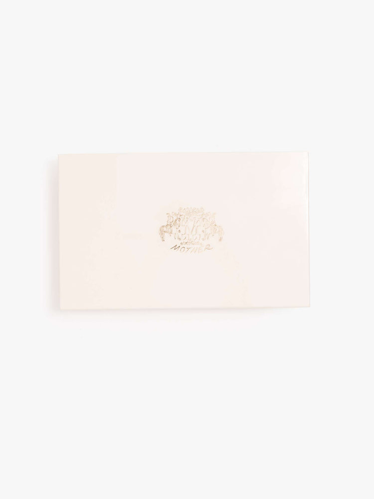 Bottom  view of the box packaging.