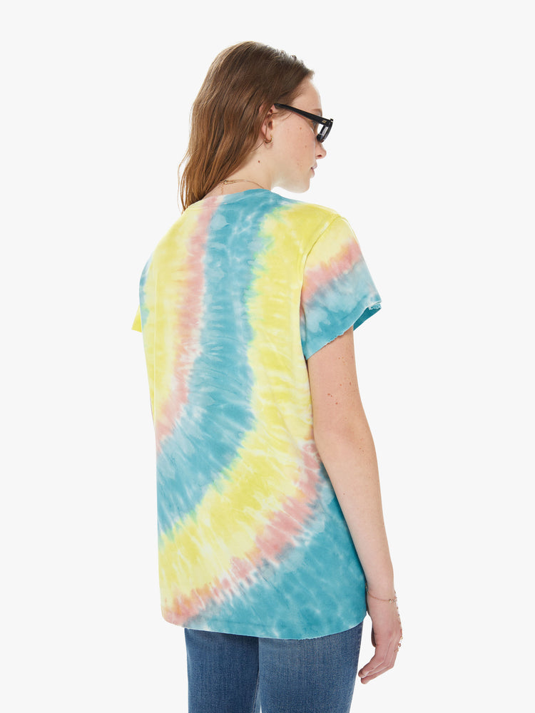 Back view of a woman wearing a tie dye crew neck tee featuring an oversized fit and a "BOB MARLEY" graphic.