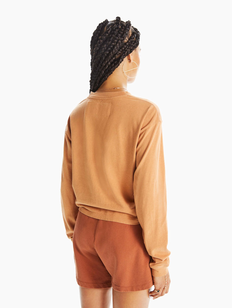 The L/S Twister Crop - Get Physical - Sandstone