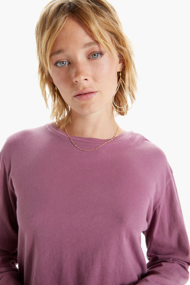 DETAIL VIEW WOMEN'S LONG SLEEVE MAUVE CROPPED TEE